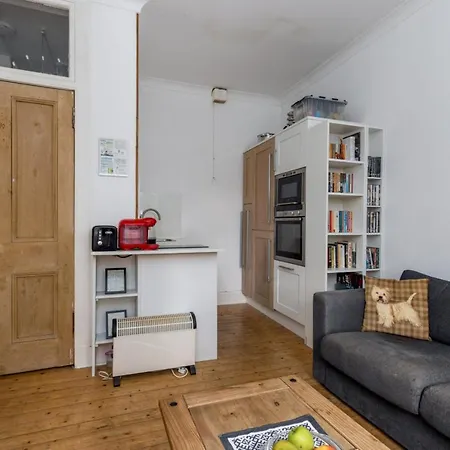 Briarwood Place Apartment *